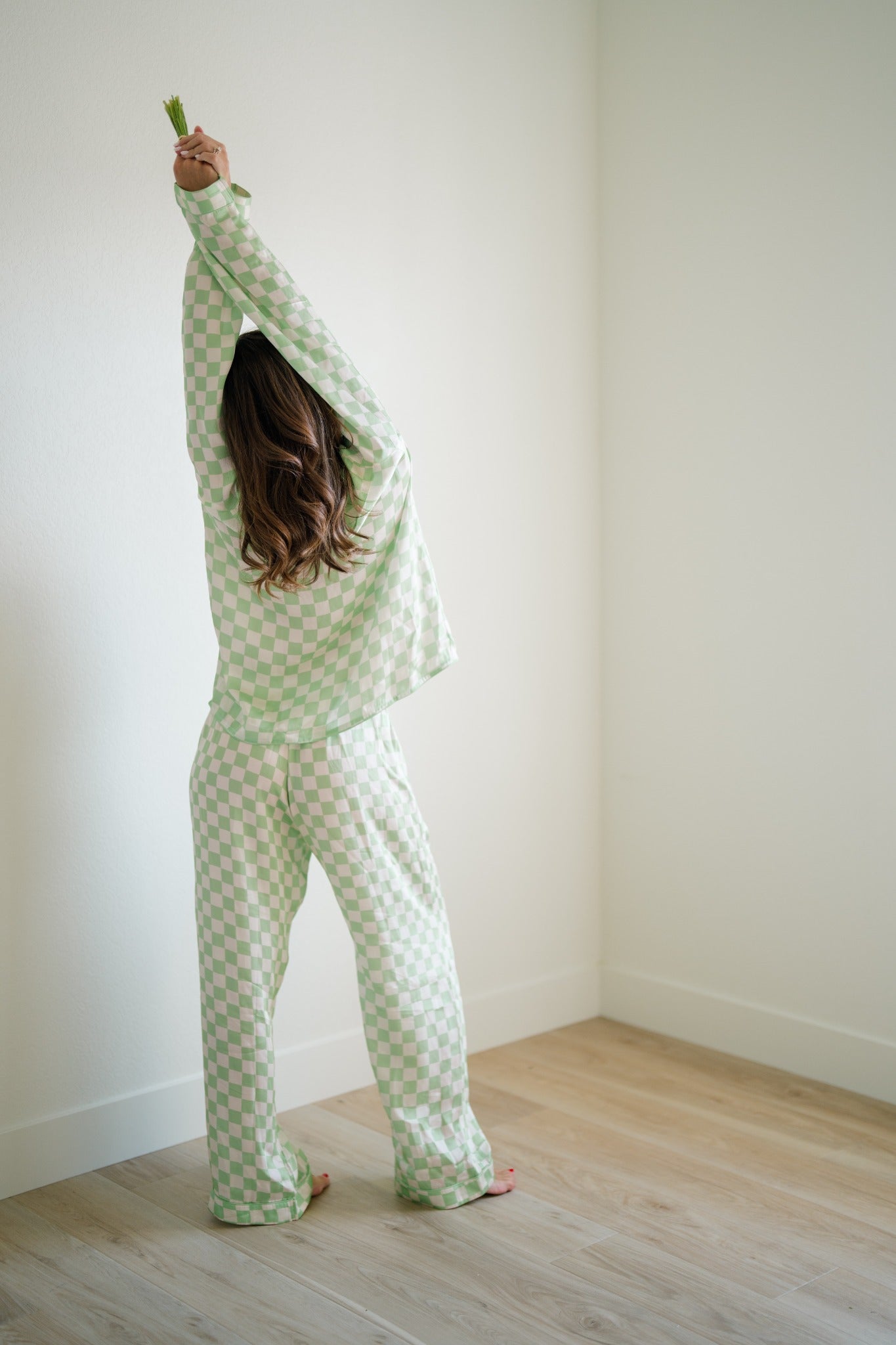 Lemon Grass Check standing back pose